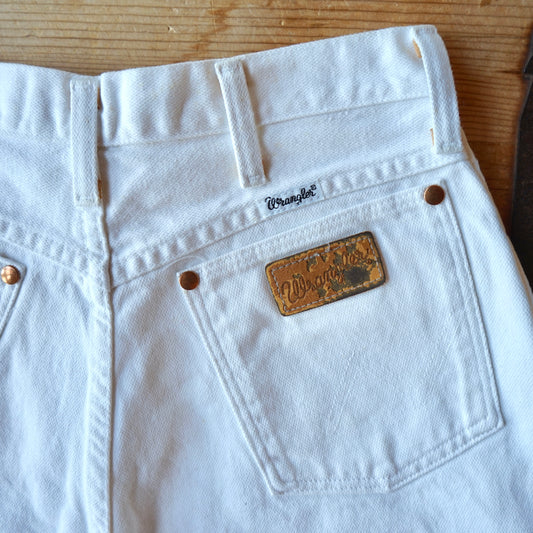 Vintage White Wrangler Shorts Size 11/12 x 32