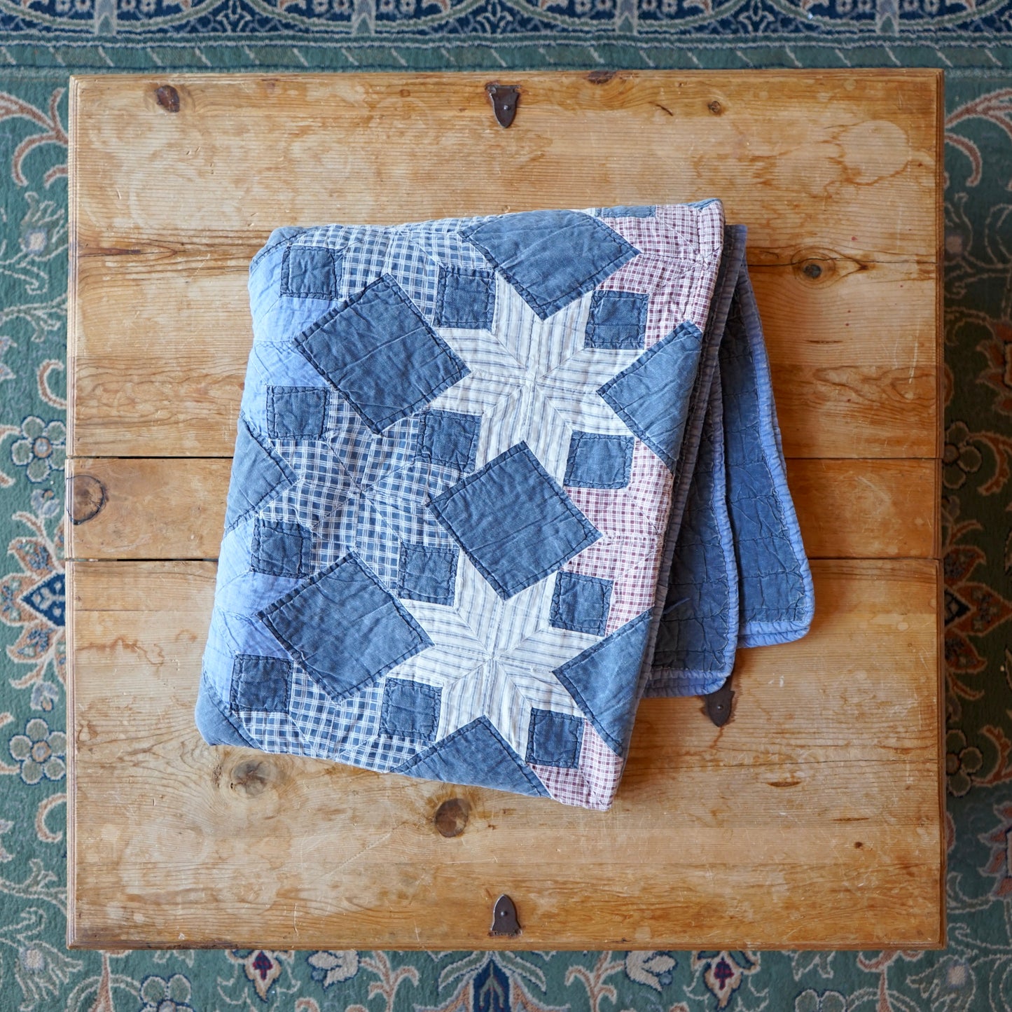 Vintage Americana Touching Stars Quilt 66x81