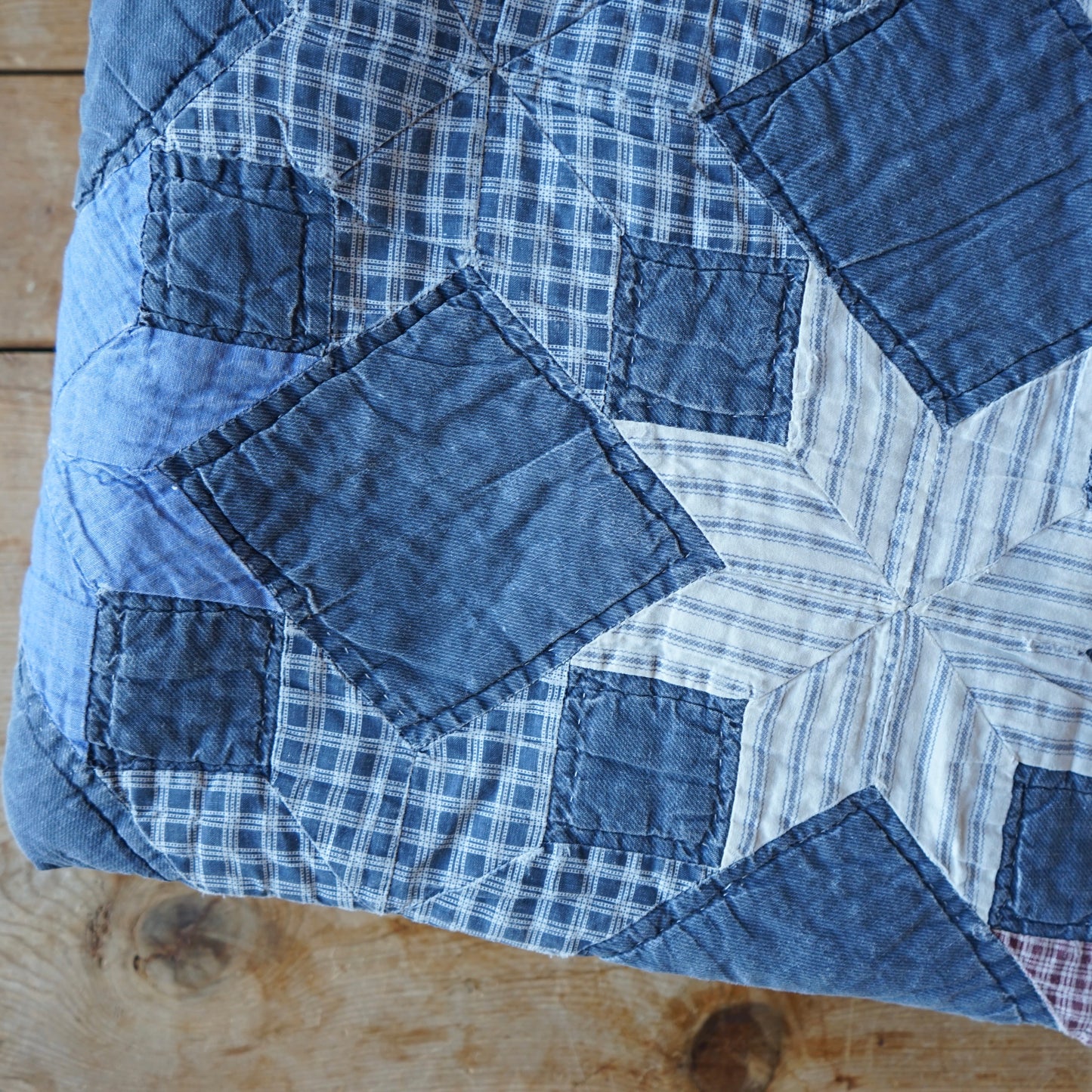 Vintage Americana Touching Stars Quilt 66x81
