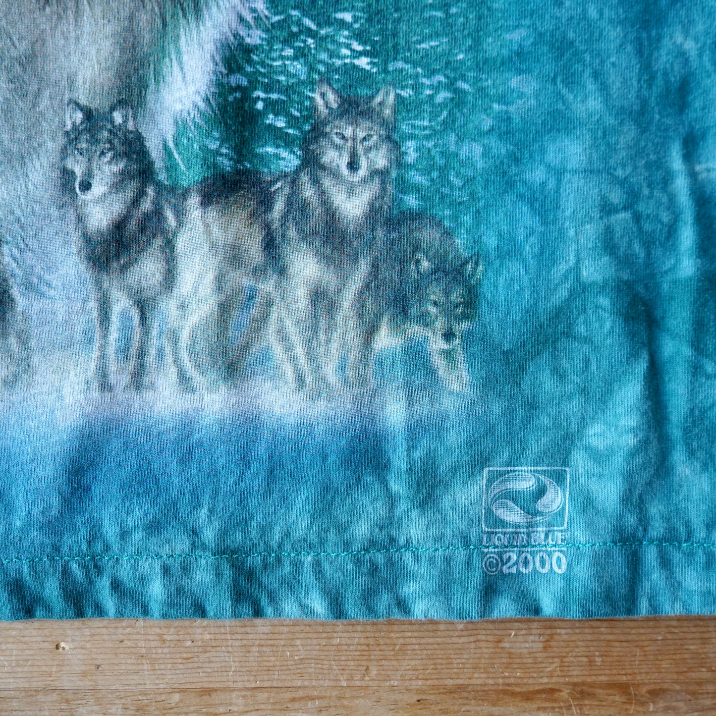 2000s Liquid Blue Wolf Tee Size L