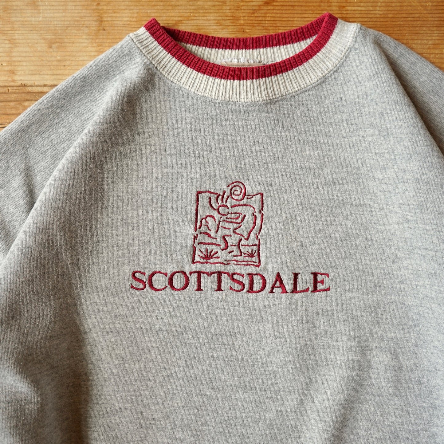 Vintage Embroidered Scottsdale Arizona Sweatshirt Size L