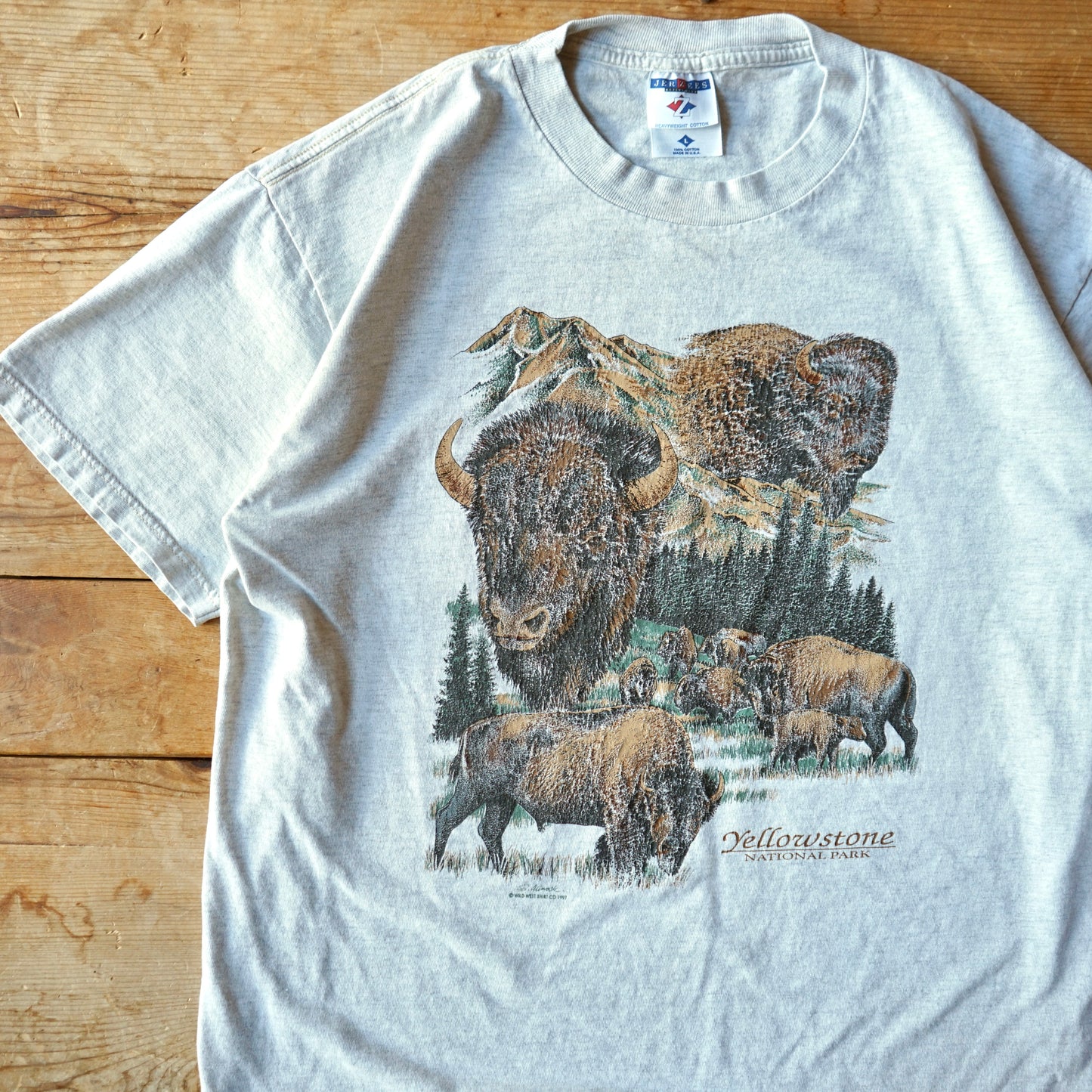 Vintage Yellowstone National Park Bison Tee Size L