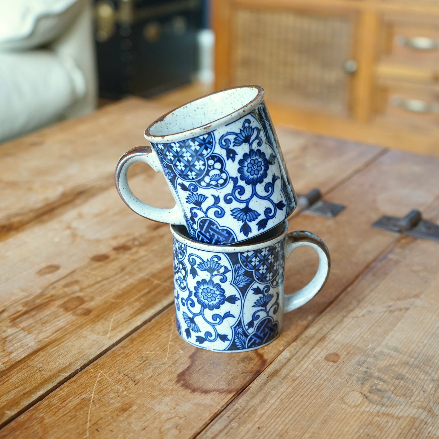 Set of 2 Vintage Mugs
