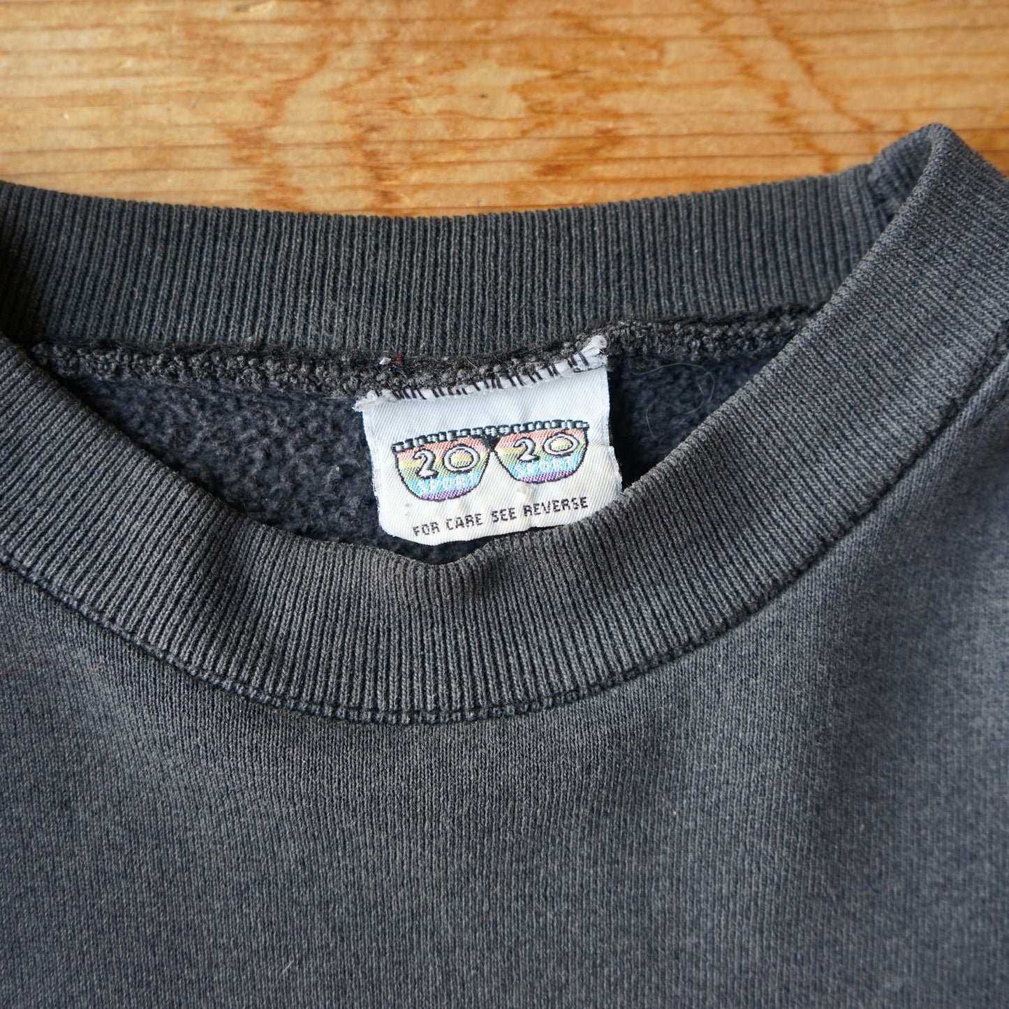 Vintage Iowa Hawkeyes Faded Sweatshirt Size L/XL