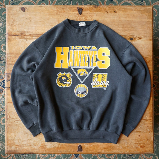 Vintage Iowa Hawkeyes Faded Sweatshirt Size L/XL