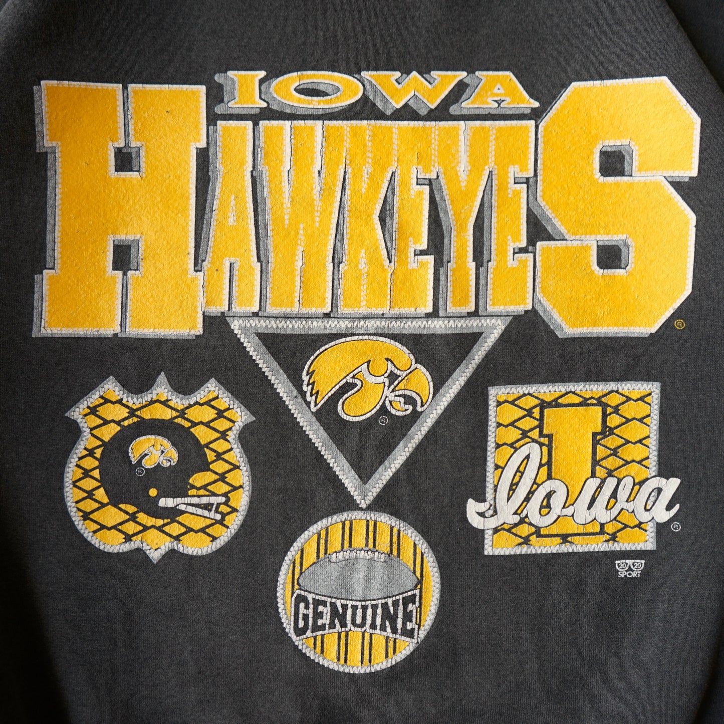 Vintage Iowa Hawkeyes Faded Sweatshirt Size L/XL