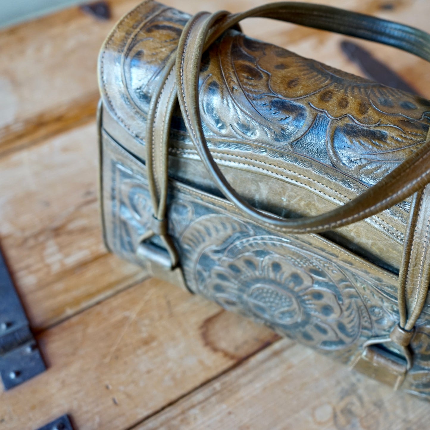 Vintage Western Tooled Leather Purse