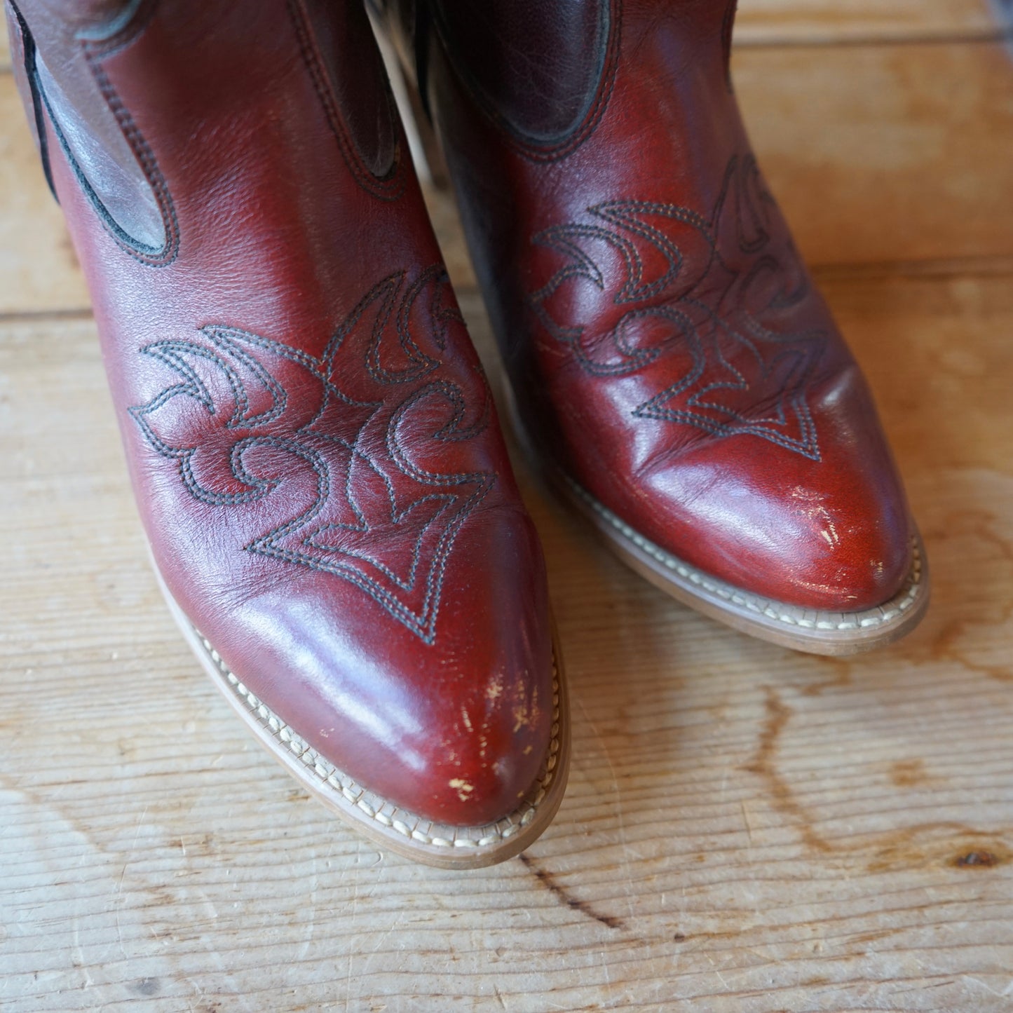 Vintage Capezio Womens Burgundy Boots