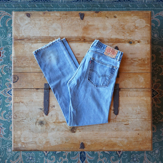 Distressed 505 Levis 32W 34L