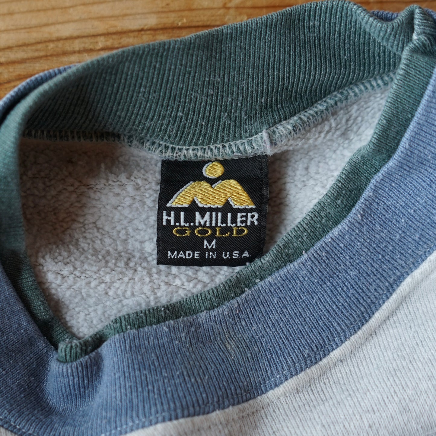 Vintage H.L. Miller Gold Made in USA Big Sky Montana Ski Sweatshirt Size M