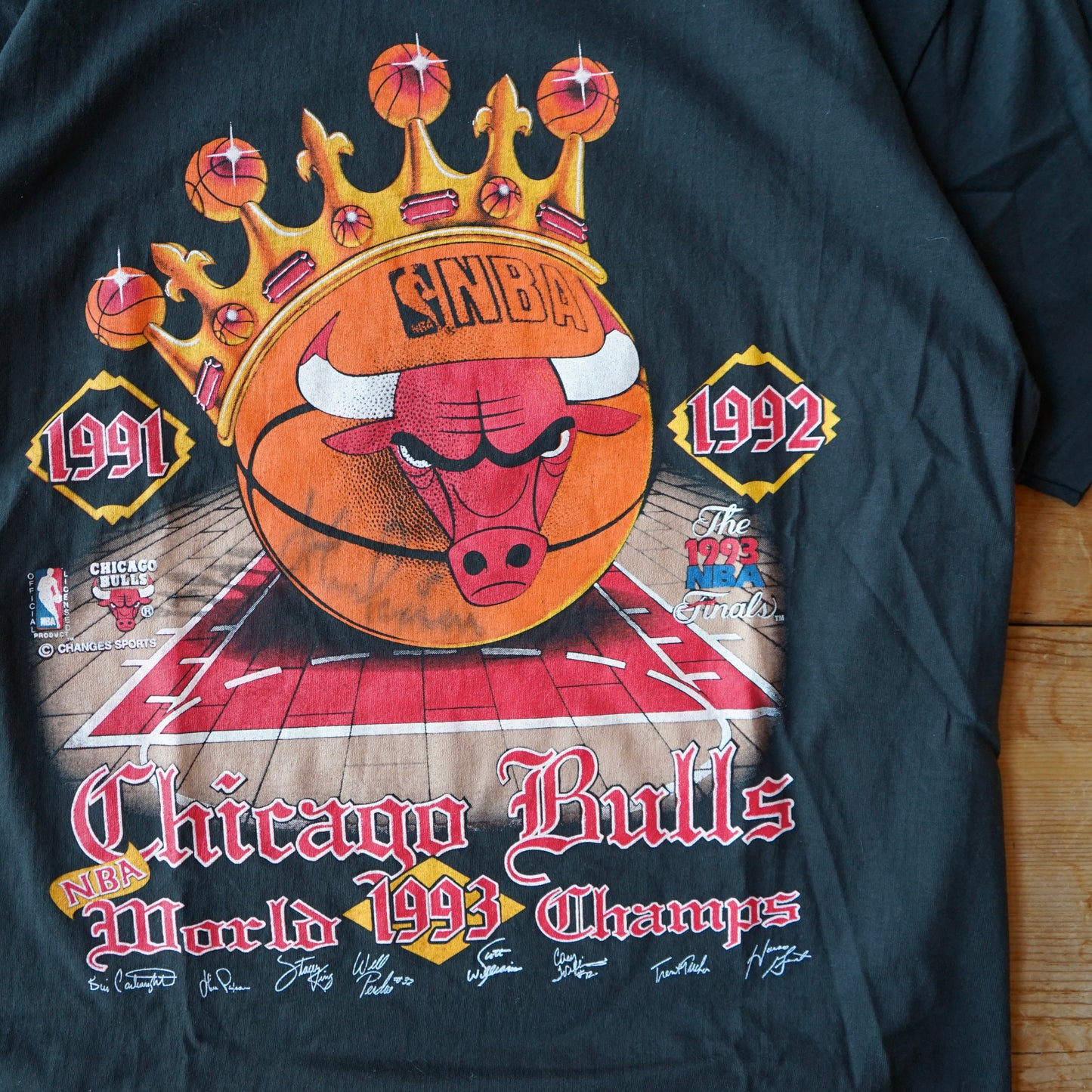 Vintage Chicago Bulls 1993 Champs Tee Signed by John Paxson Size XL