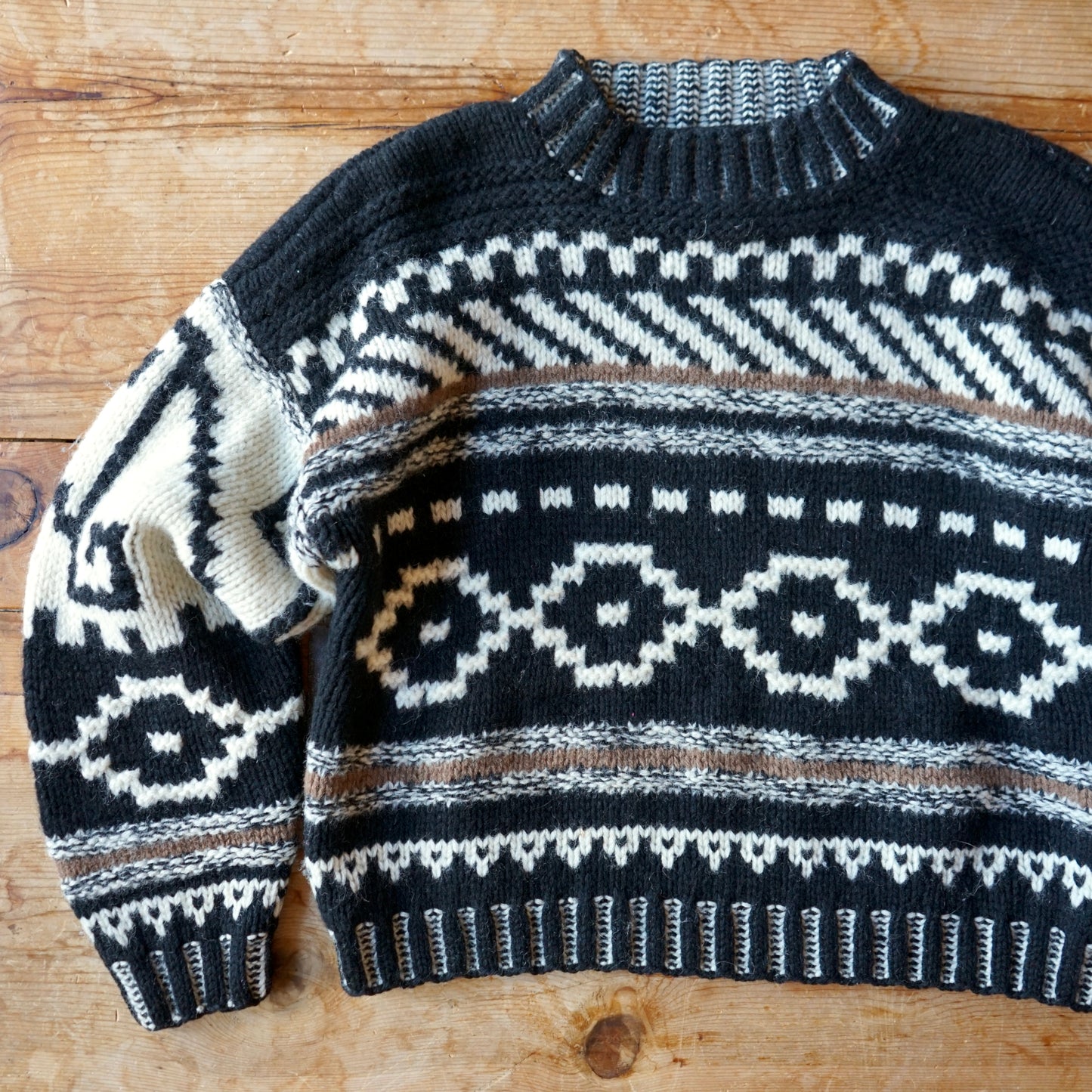 Vintage SML 100% Wool Sweater Size S/M