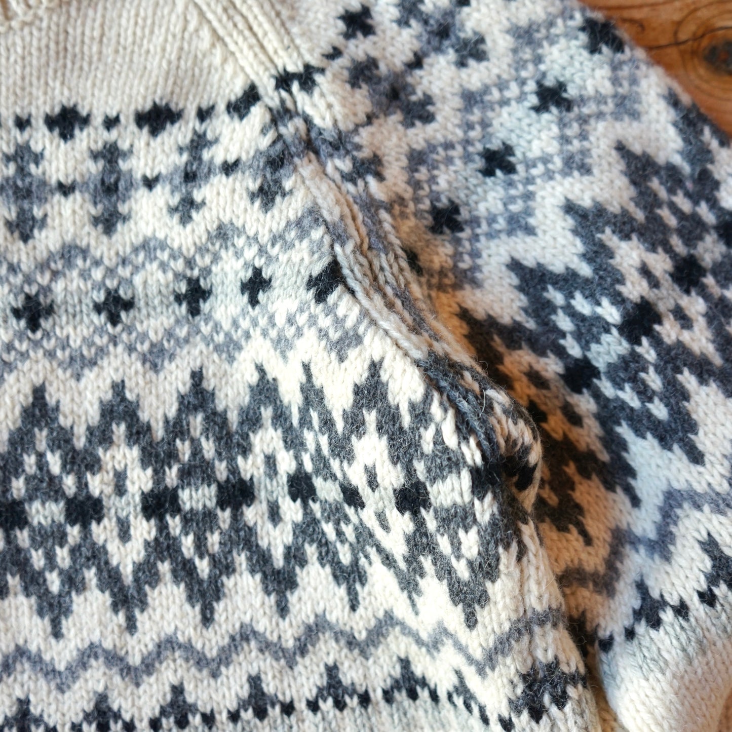 Vintage Heavy Weight Knit Sweater Size M/L