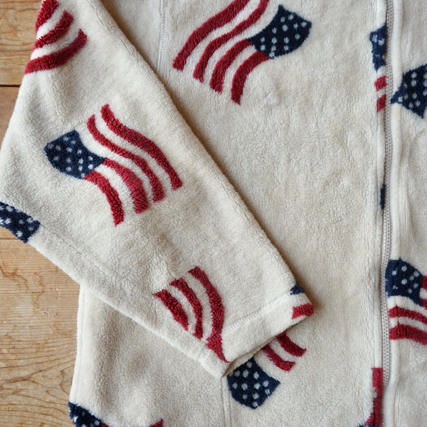 Vintage Mandal Bay Made in USA Americana Fleece Size L/XL