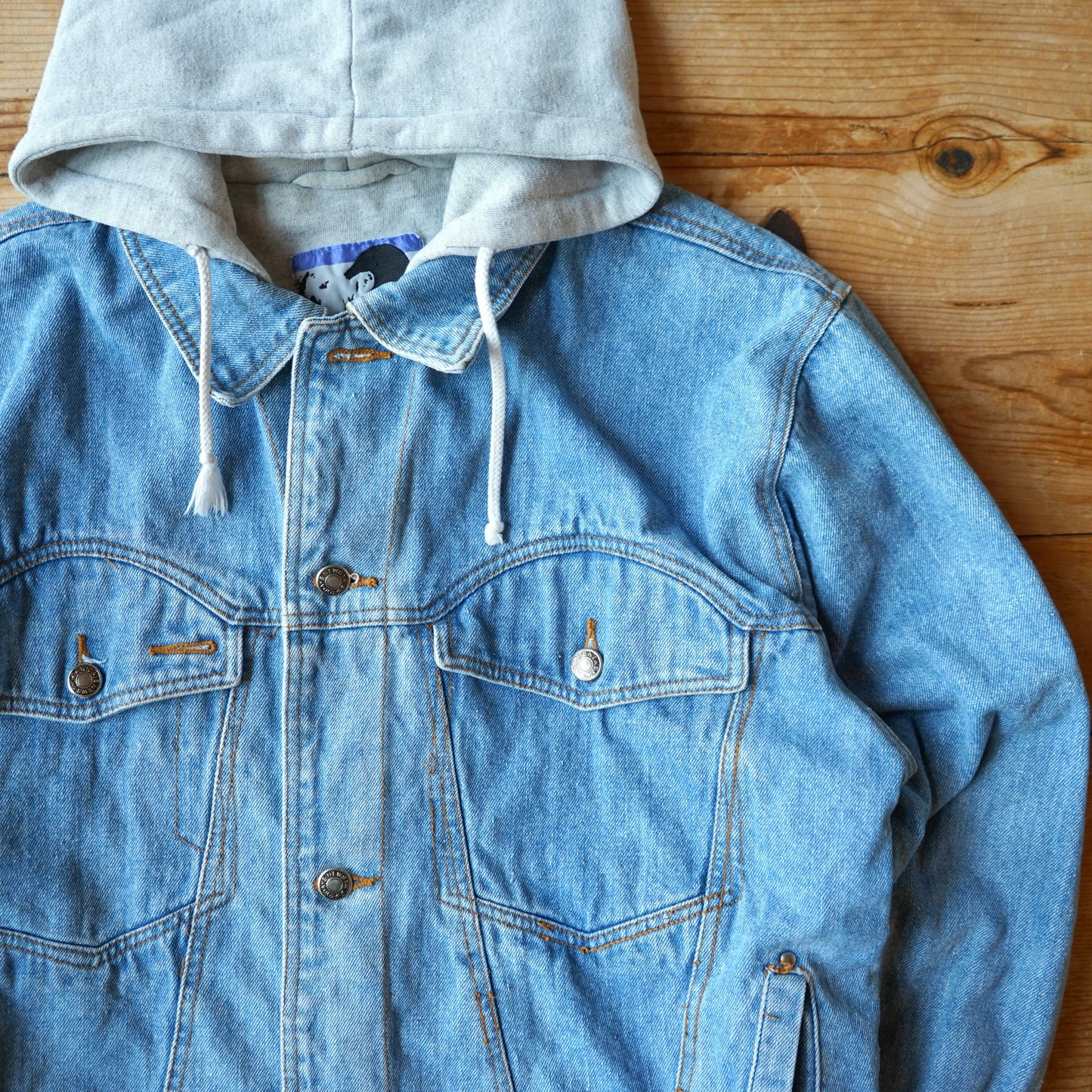 Vintage Todays News Built In Hoodie Jean Jacket Size M/L