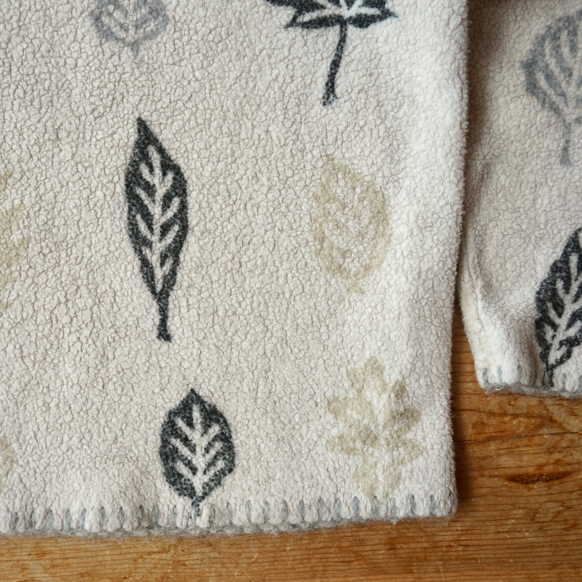 Vintage Robert Scott 100% Cotton Leaf Fleece Size S